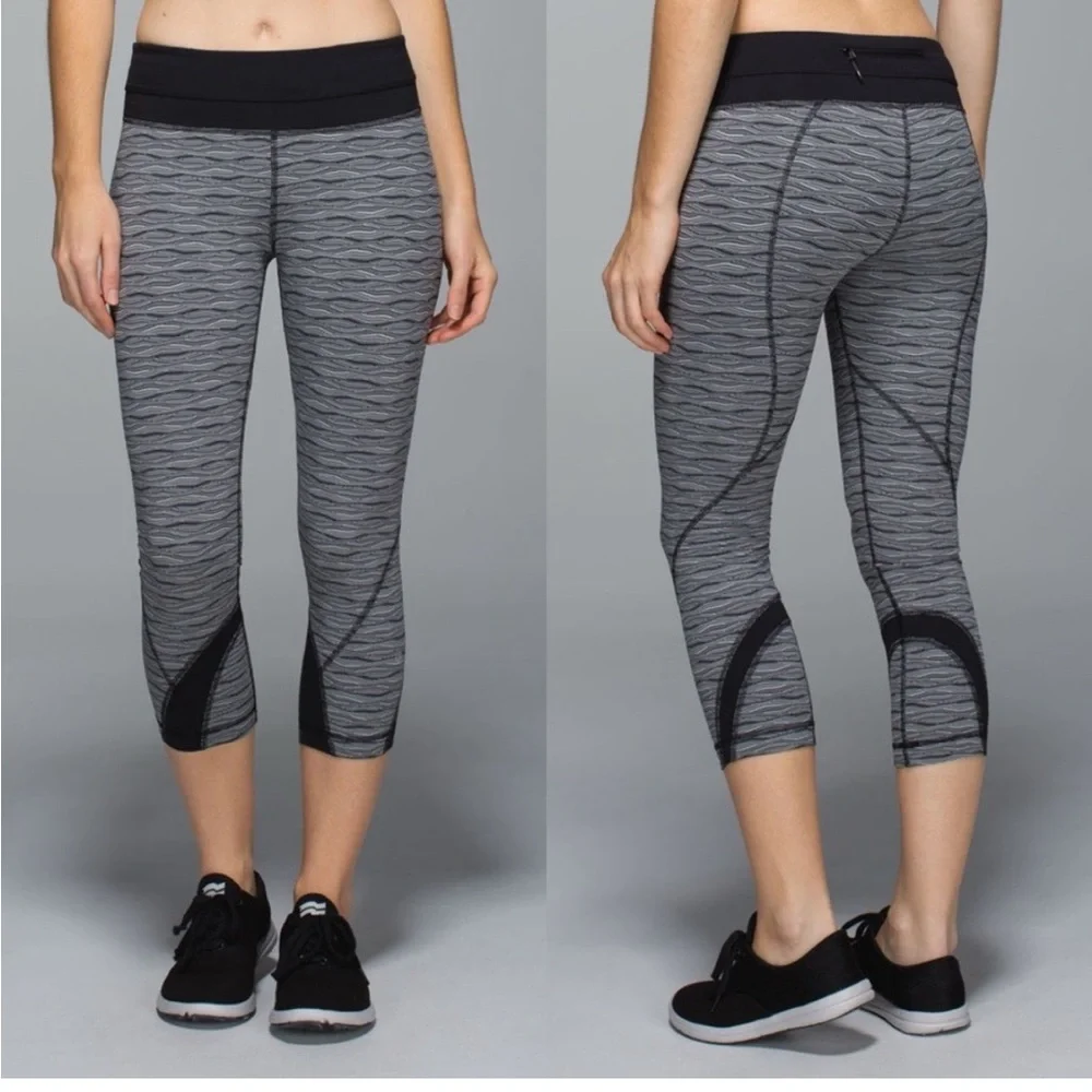 Lululemon Run: Inspire Crop II All Luxtreme Textured Wave Black Silver Spoon 4